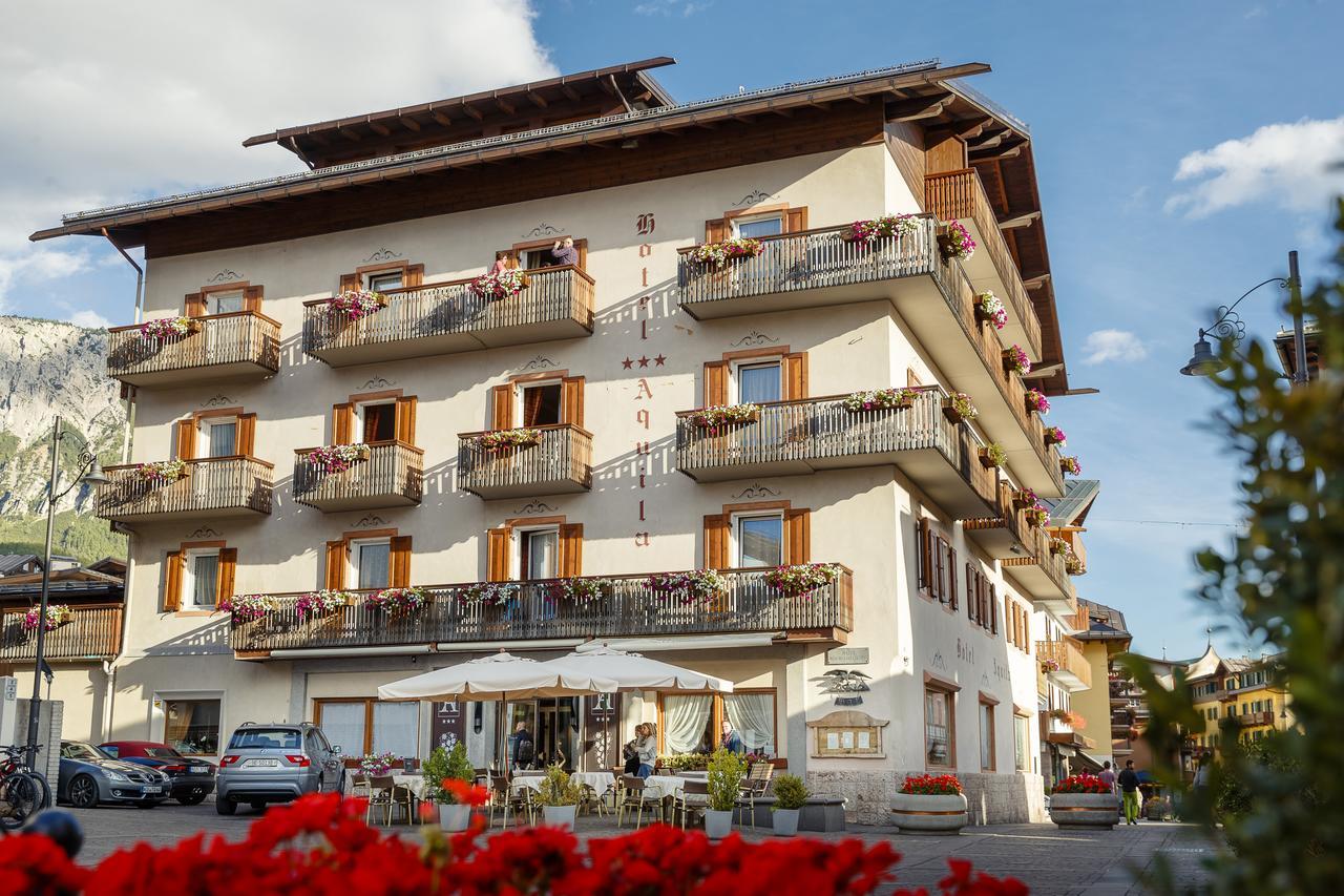 Hotel Aquila Cortina dʼAmpezzo Exteriör bild